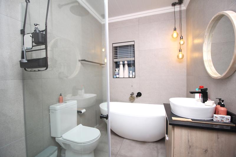3 Bedroom Property for Sale in Reebok Western Cape